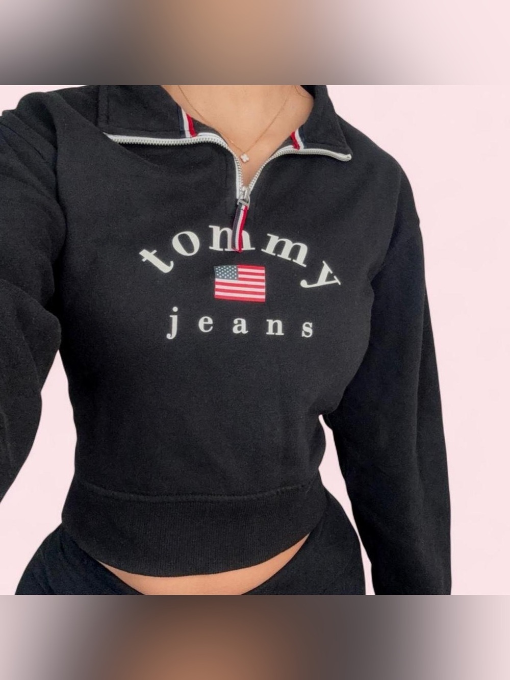 Tommy Hilfiger Jeans Women's Black Quarter-Zip Cropped Sweatshirt
